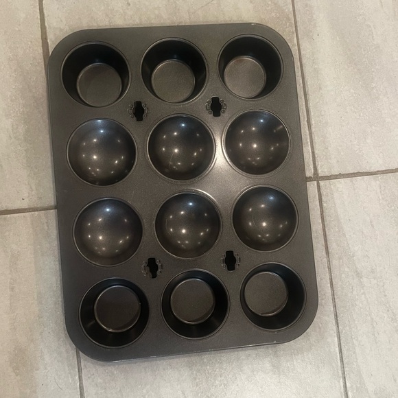 Non-Stick gray Muffin-cookies  Pan/10.5x14in - Picture 3 of 7